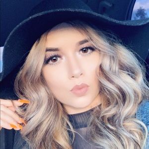 Meet your Posher, Maribel